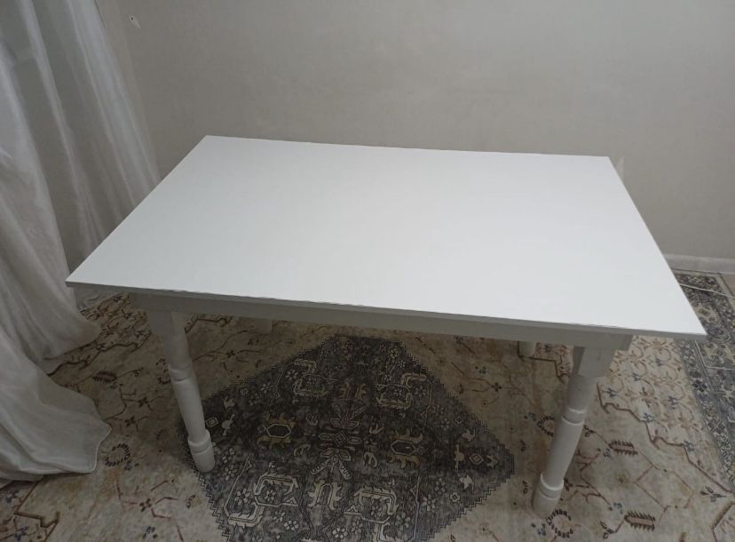 Кухонный набор стол и 4 табуретки