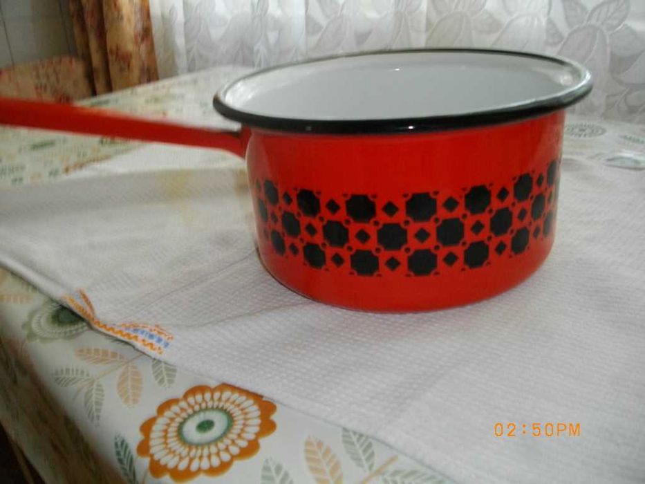 Продавам  нова  касерола/ купа с дръжка