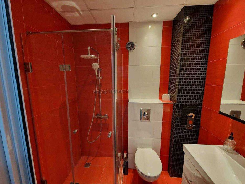 Тристаен голям апартамент с двор, ПАРКОМЯСТО, Кършияка