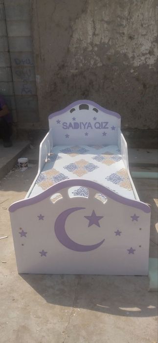 Детская кровать б