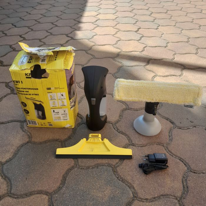 Vand aspirator geamuri Karcher