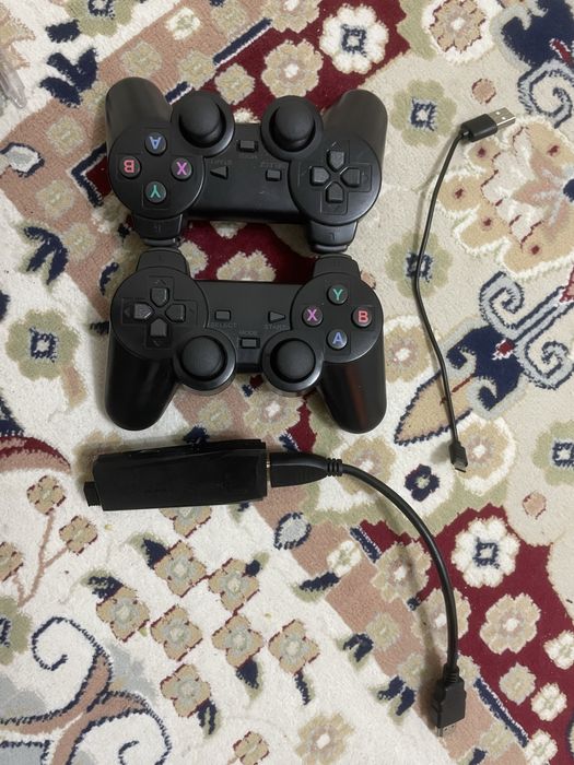 Продаеться приставка gamestick