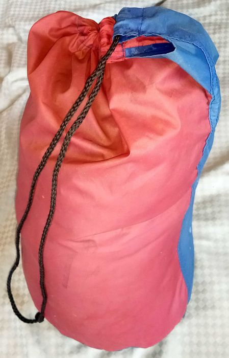 Удобен спален чувал с чантичка