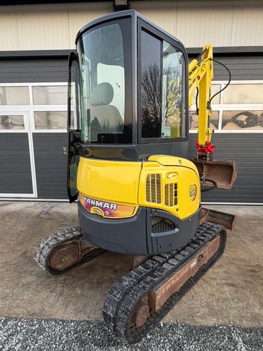 Minisscavator yanamr 2,4 tone