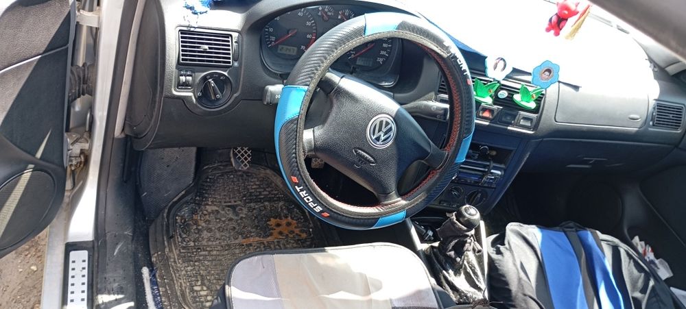 Vând Volkswagen golf 4