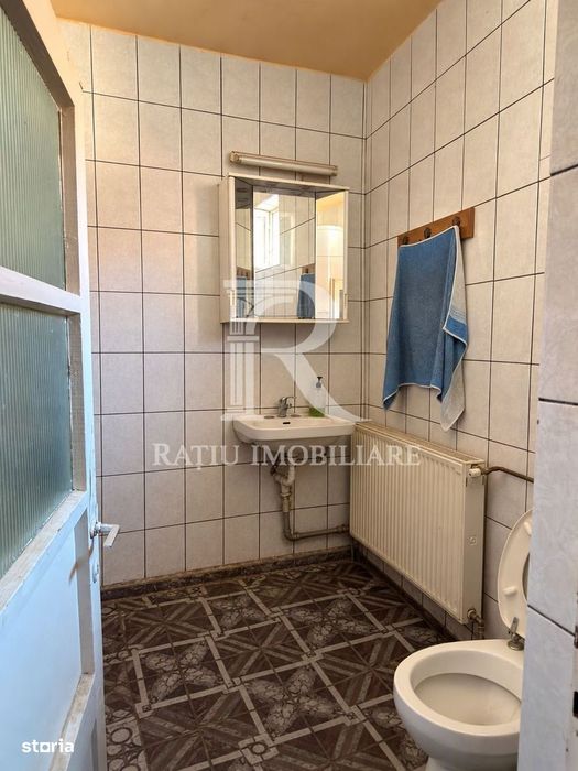 Casă cu spațiu comercial la stradă, curte și grădină | Oradea