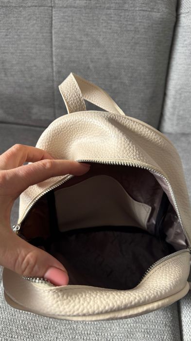 Чисто нови чанта и раница по €20