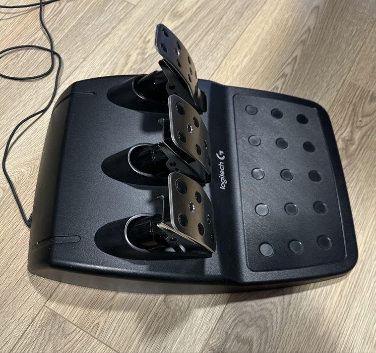 Logitech G29 (PS5 / PS4 / PC)