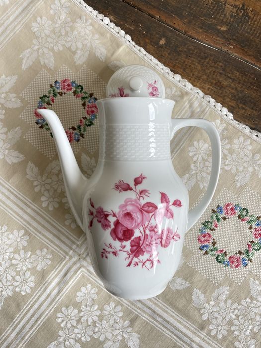 Порцеланов чайник / различни видове