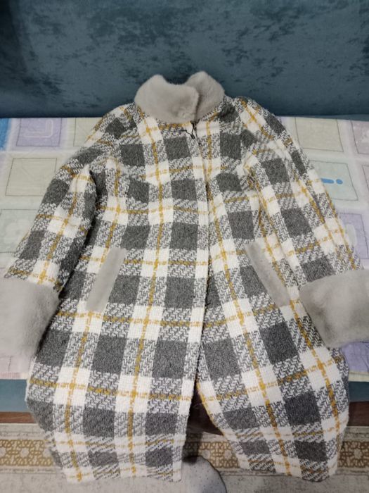 Продам куртку новую