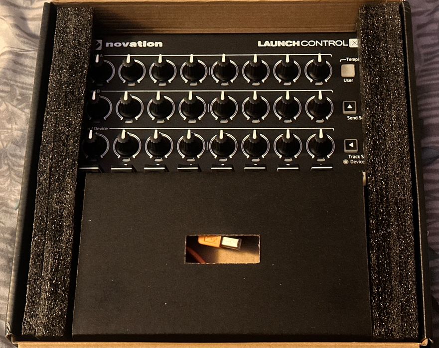 Контролер Novation Launchcontrol XL MK2 |