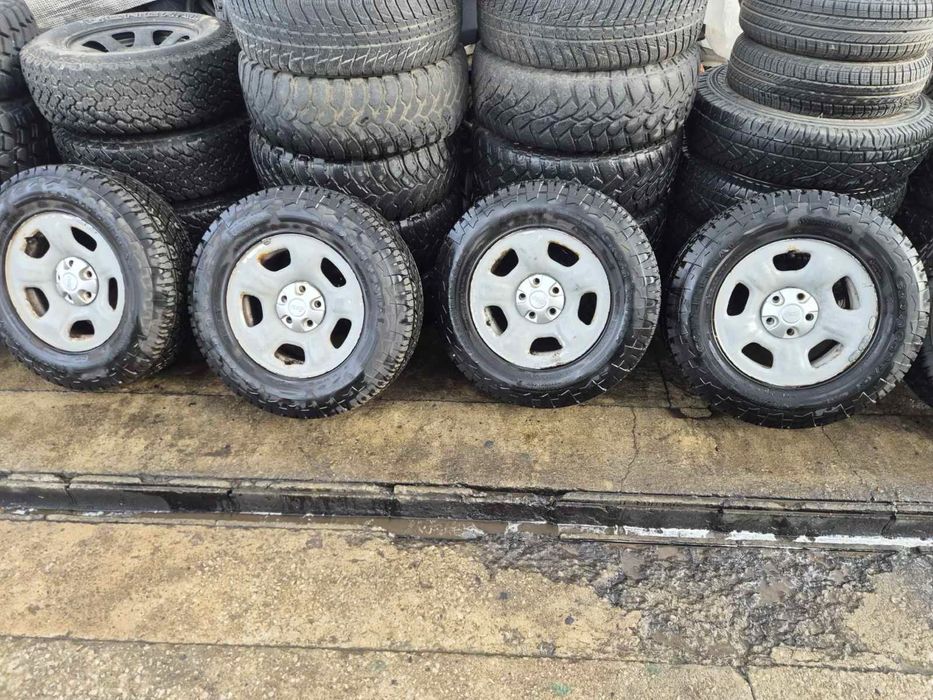 Гуми с джанти за Jeep Cherokee