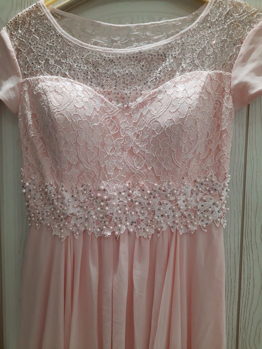 Нарядная очень красивая и нежная платья размер 40 турецкая