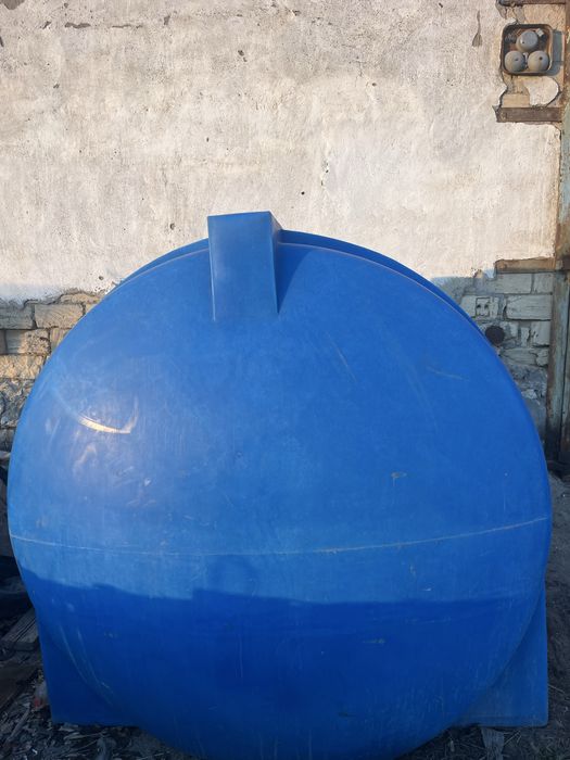 Продам емкость для воды на 5000 литров