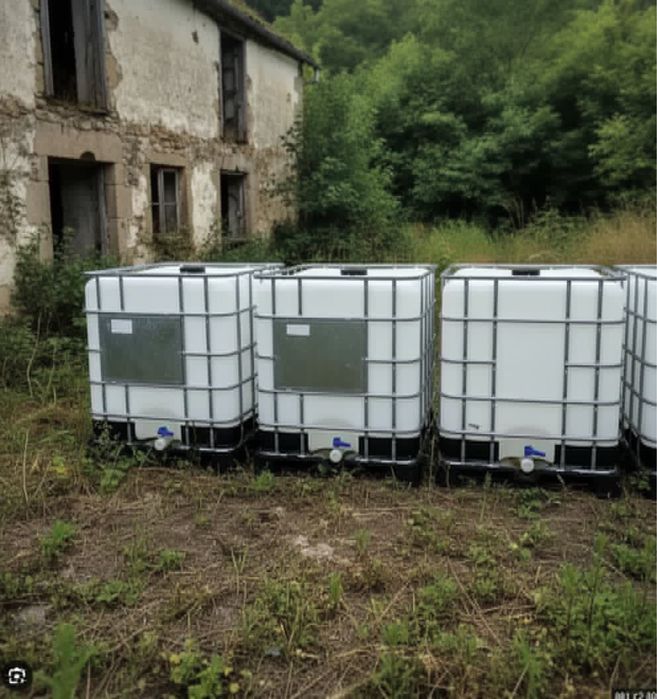 Продавам 1000-литрови бидони