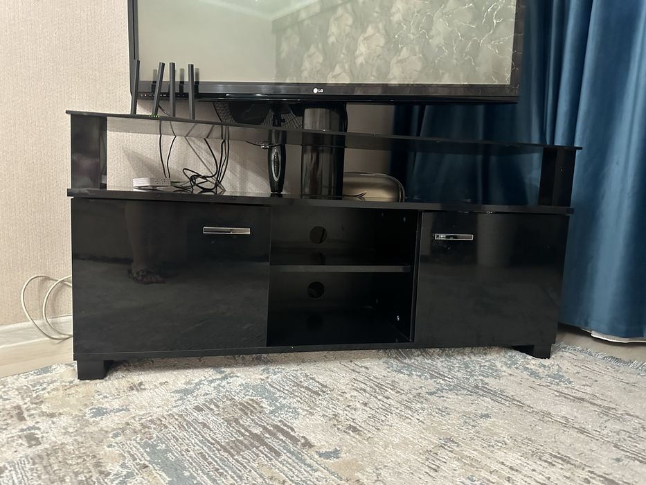 Подставка под телевизор