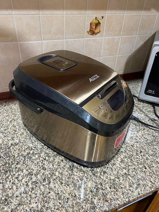 Продаётся  новая мультиварка