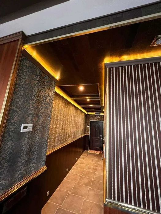 Дава се под наем Двустаен апартамент в София, Център - 55 кв.м за 407.49 € - Снимка #1