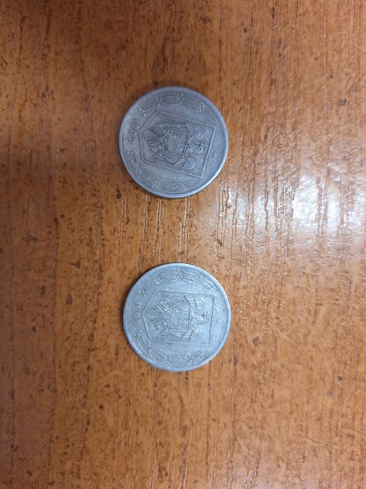 Vand monede 500 lei din 1999