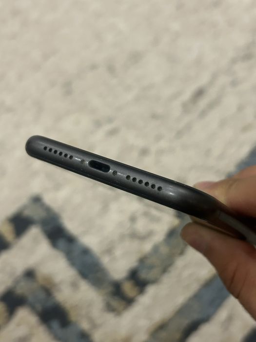 Продам IPhone 11 75% без ремонта