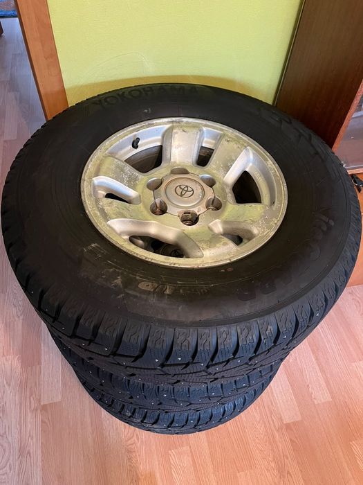 Продам резину на дисках 265/70/16