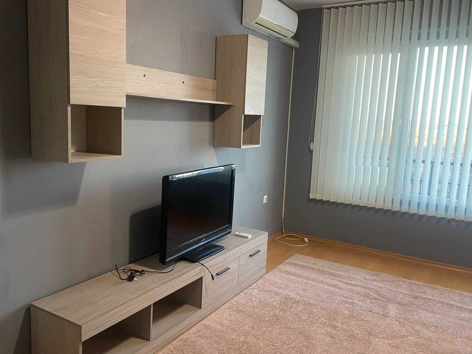 3-стаен НАЕМ/ с. Ветрино / Обзаведен/ 300 евро. мес НОВ