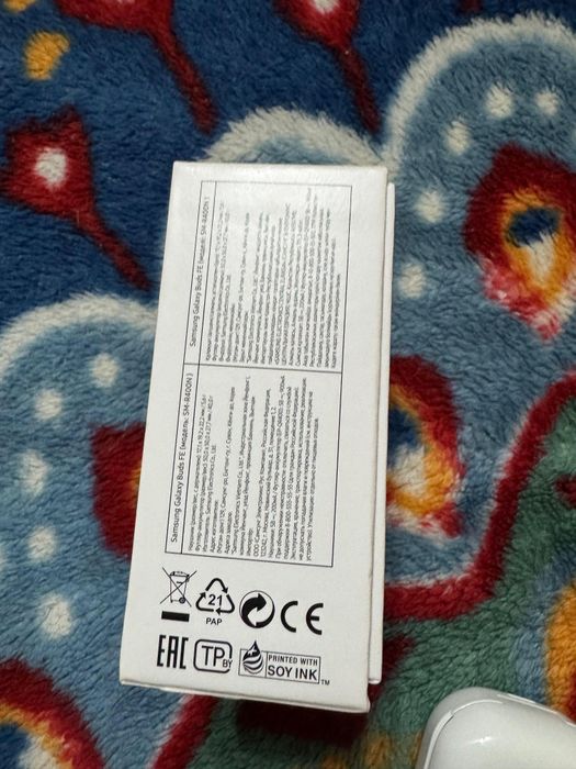 продам наушник новый