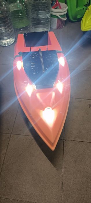 Лодка за захранка