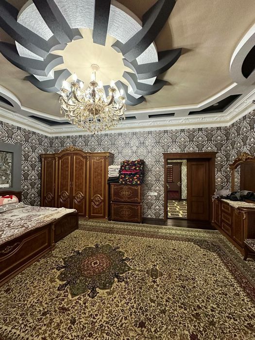 Продается 2 этажни шикарний евро ремонтом дом земля сентр городе