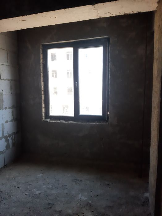 Kvartira sotiladi. Uzimniki.