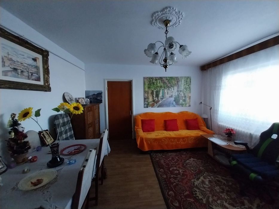 Apartament 3 camere, str. Praporgescu