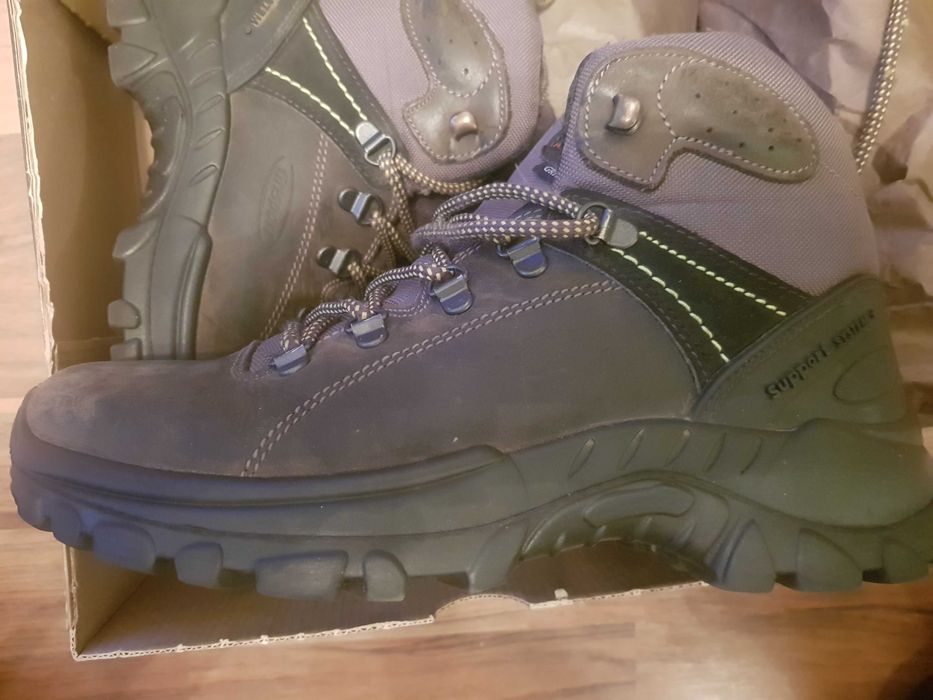 Туристически обувки Grisport - номер 37 и 39