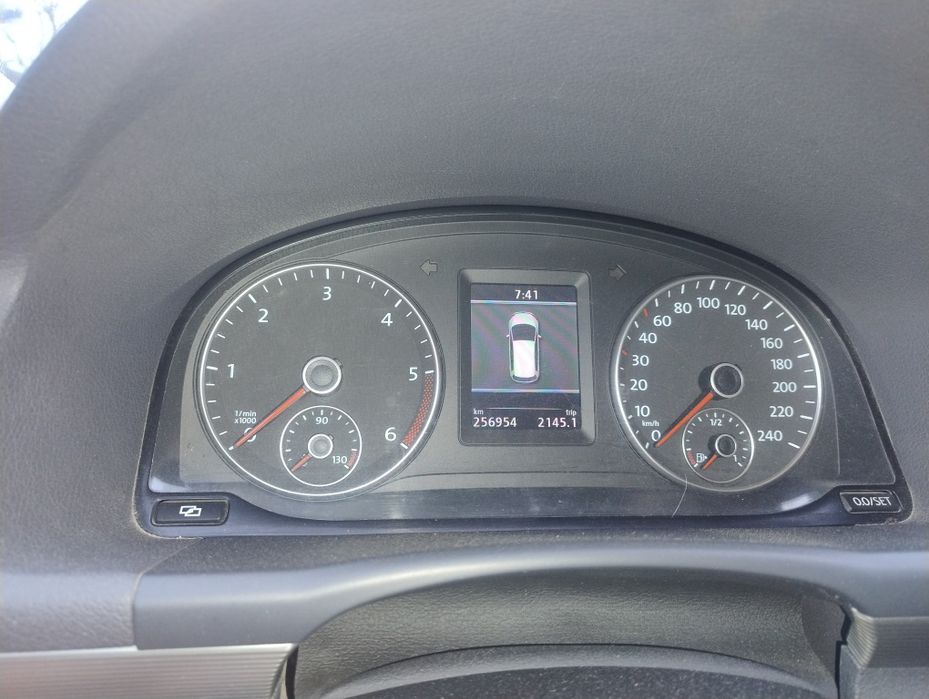 Volkswagen Touran 2011