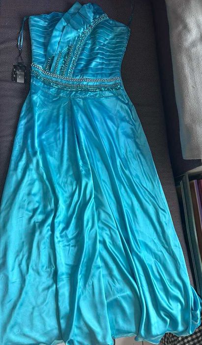 нови официални рокли с етикет