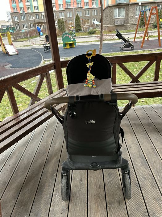 Коляска kidilo в хорошем состоянии