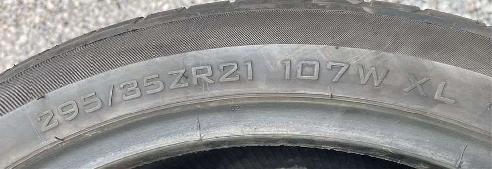 2бр 295/35/21 7мм 22дот като Нови
