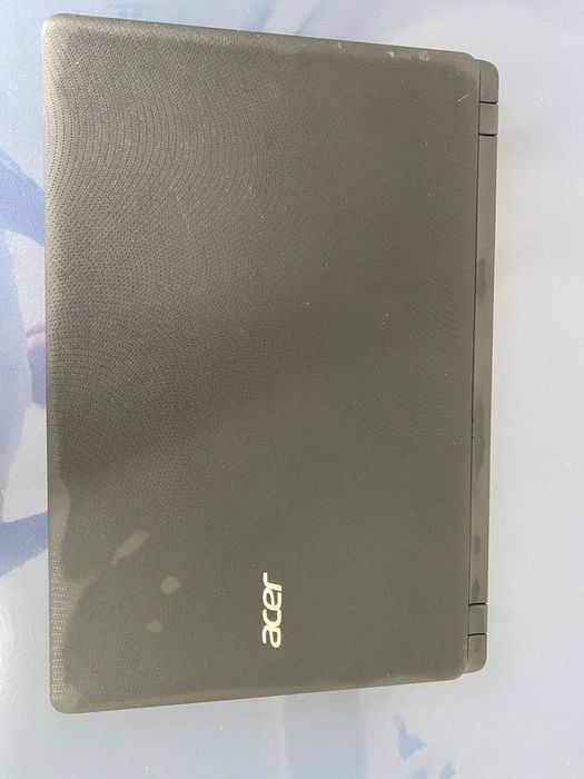 Lenovo va Acer noutbooklar sotiladi