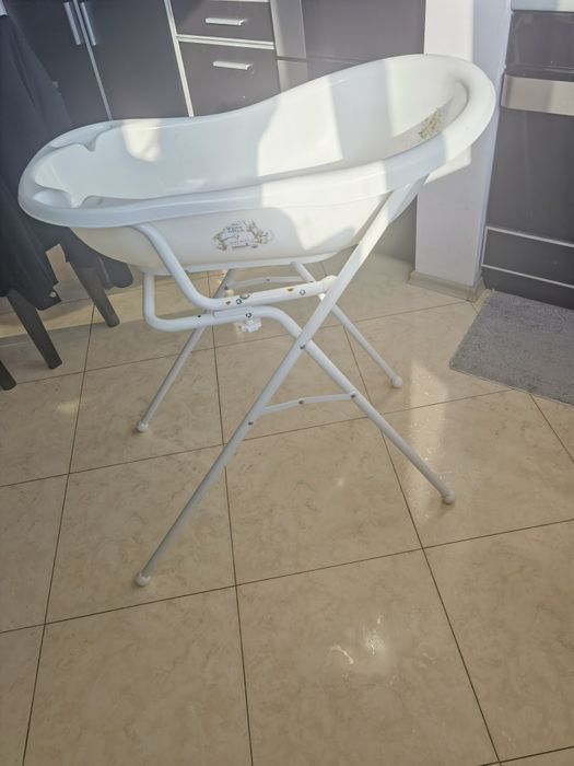 Стойка с вана за бебе