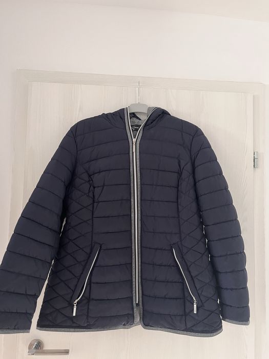 Geaca albastra damă