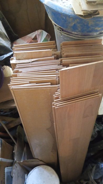 Продам ламинат в хорошом состояний