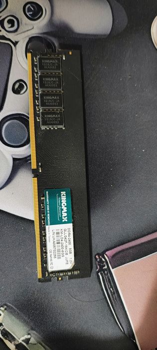 Vand 1 stick ram ddr4 de 2400mhz kingmax