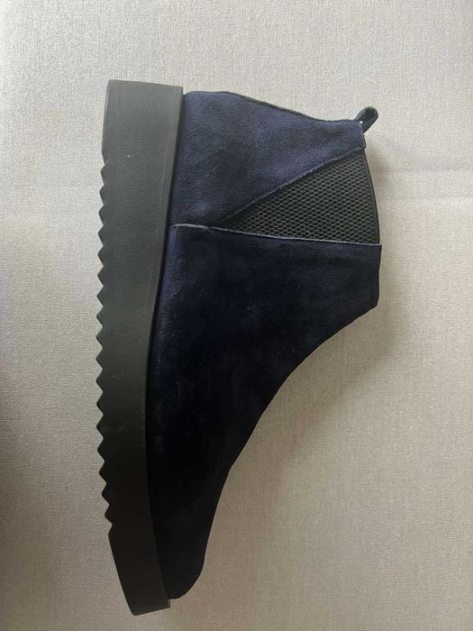 Дамски велурени боти