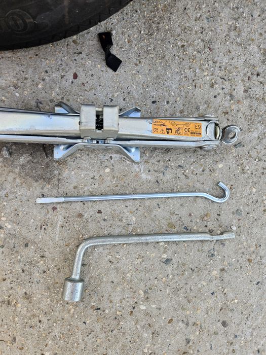 Резервна гума патерица за Nissan Djyk 135/90/16