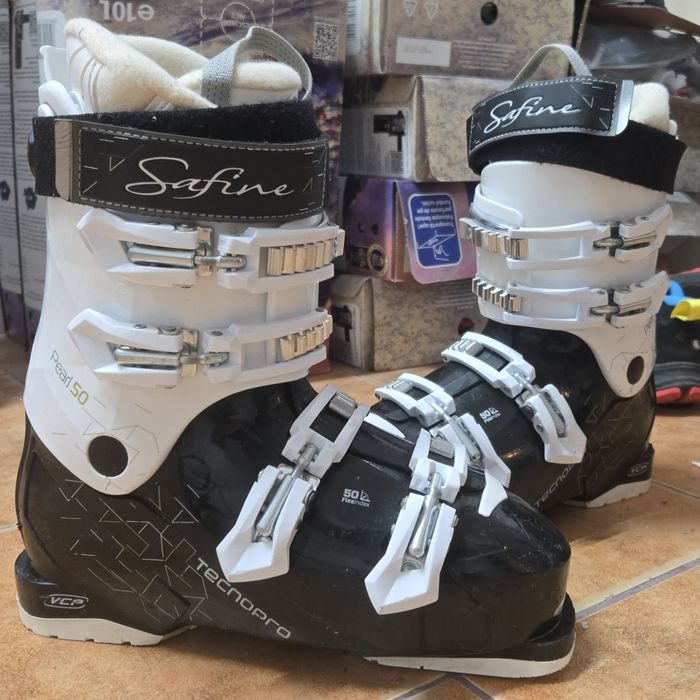 Clapari dama Technopro Safine marime 39/40 (250, 255)