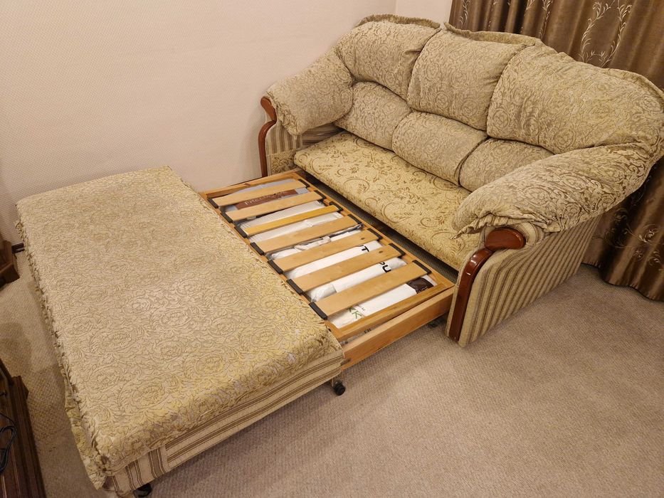 Продам б/у диван