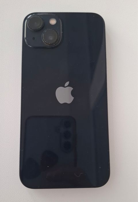 Vand iPhone 13.