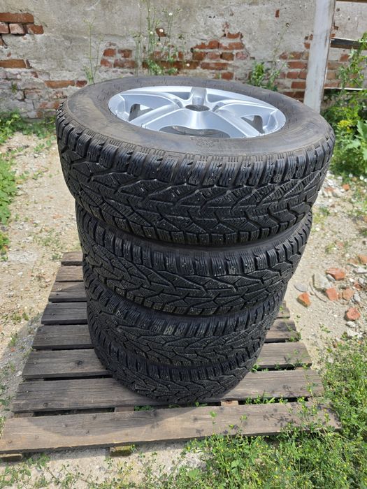Jante cu anvelope Ford R16