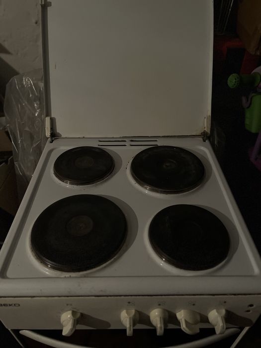 Продам эл плиту