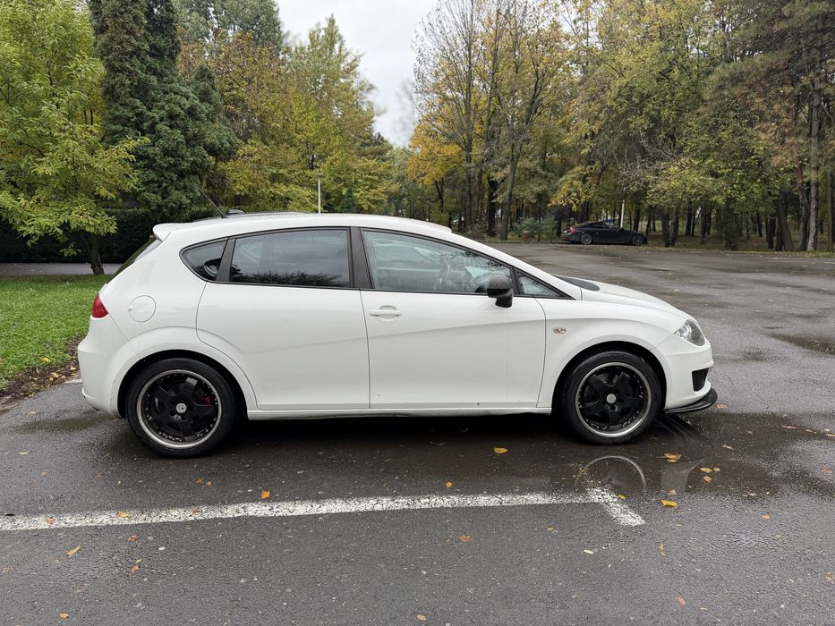 Seat Leon 2010 benzină, 3.300 € — imagine 4