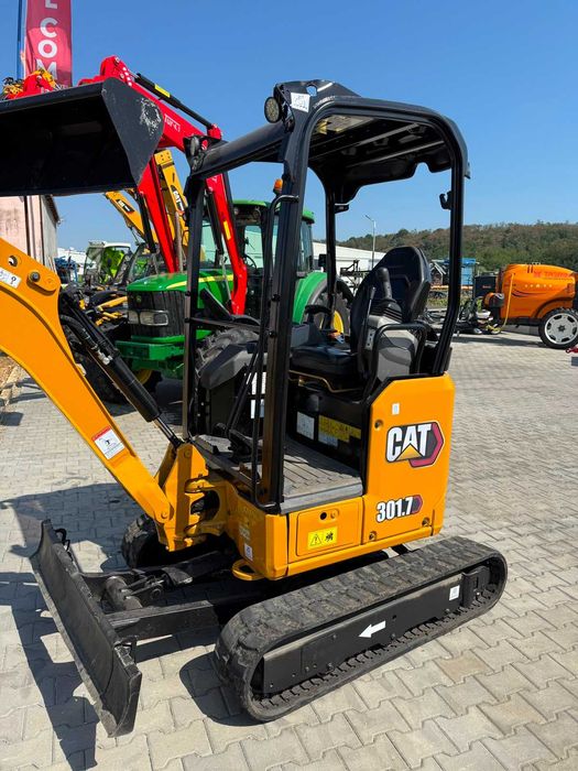 Miniexcavator Caterpillar 1,95t